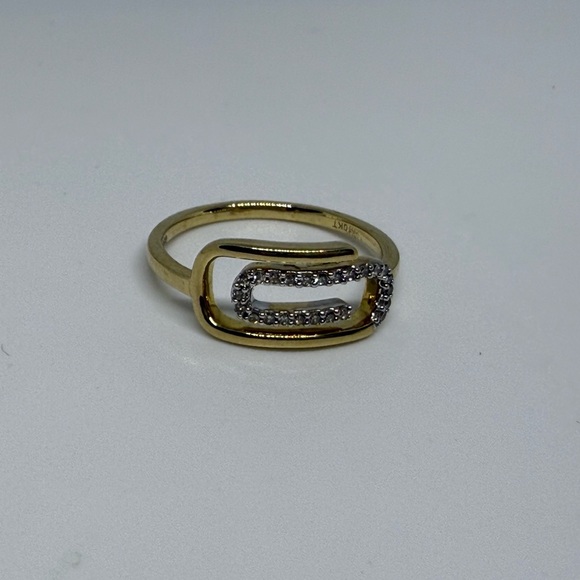 Jewelry - 10k Yellow Gold Diamond Paper Clip, Elegant Modern Ring